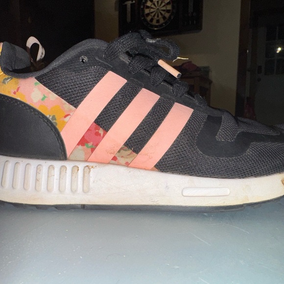 Women’s Size 5 Adidas NMD Shoes - Limited Floral Pattern - Picture 1 of 11